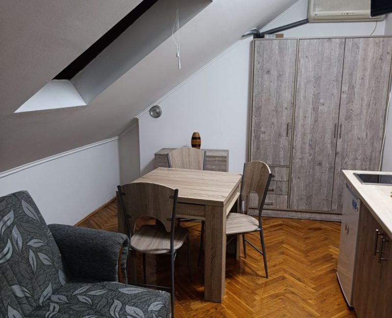 IMG-40956af4ef1a4aad89886de19a22645e-V