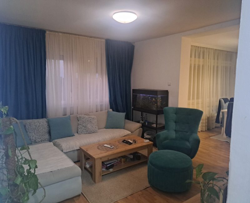 Trosoban stan, Žitni trg 3